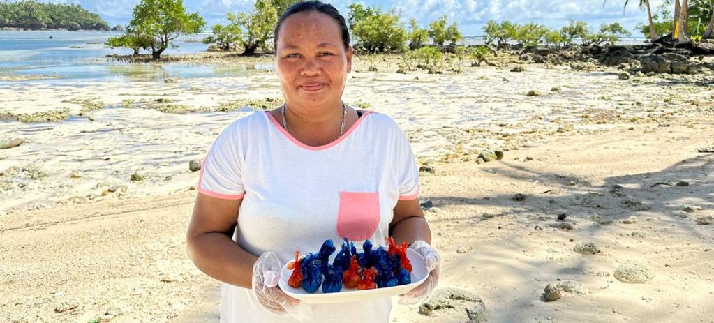 Siargao vendor selling candies at the shore