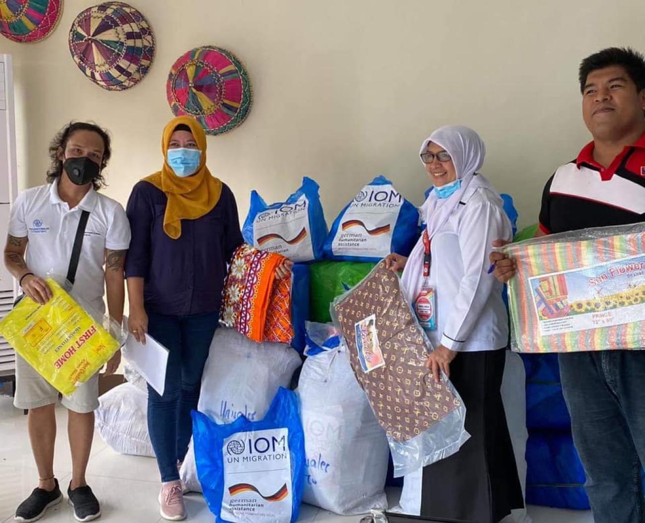 IOM delivers sleeping kits