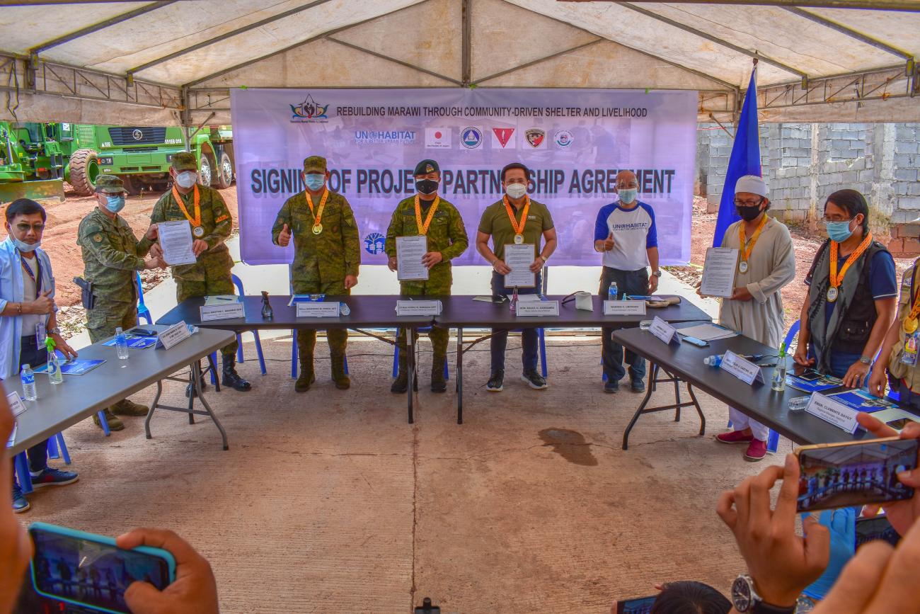 Philippine Army in Marawi rebuilding effort