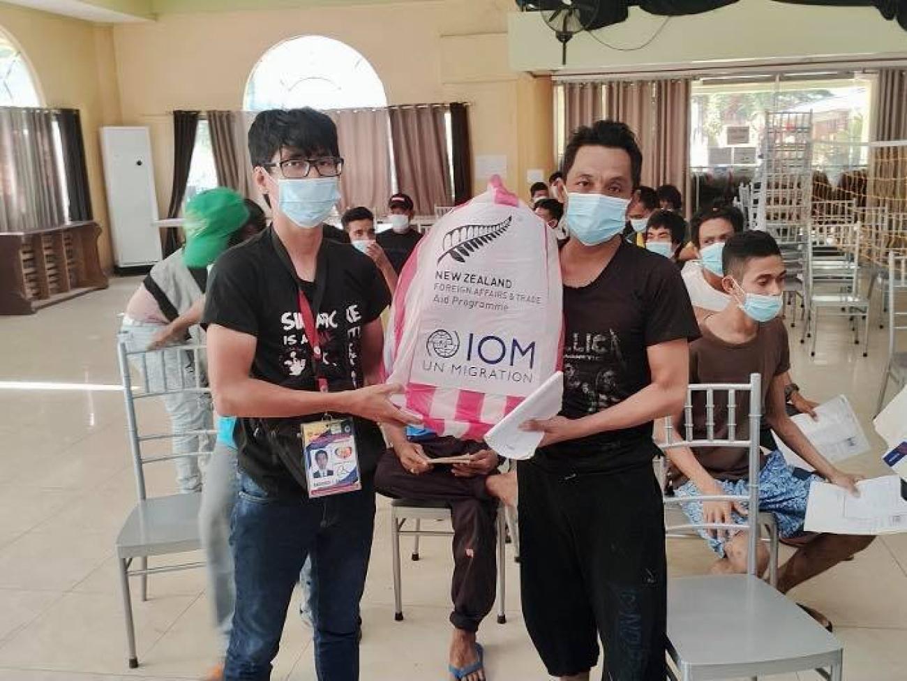 Sleeping kits for Sabah returnees