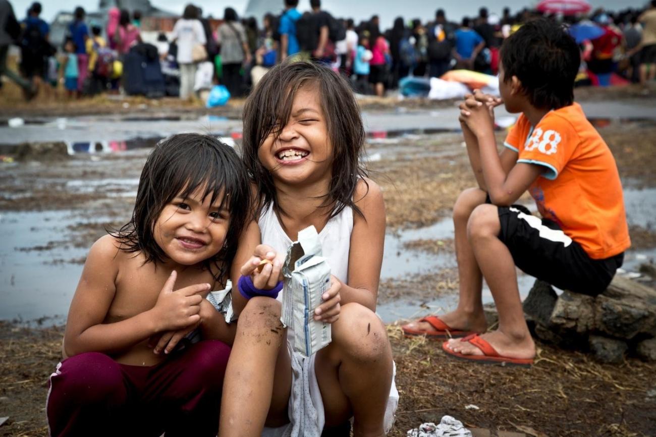 Children enjoy ready-to-eat WFP high-energy biscuits