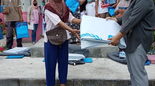 UNHCR distributes CRIs for displaced families