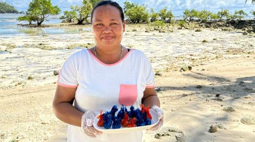 Siargao vendor selling candies at the shore